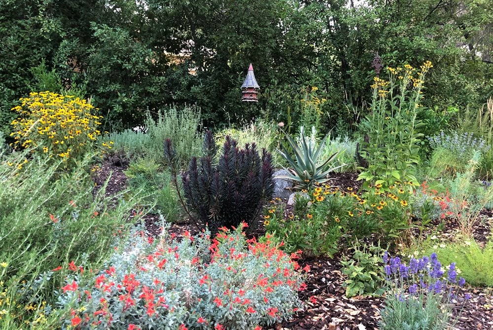 Garden With Perennials And Bird House
Garden Design
Calimesa, CA